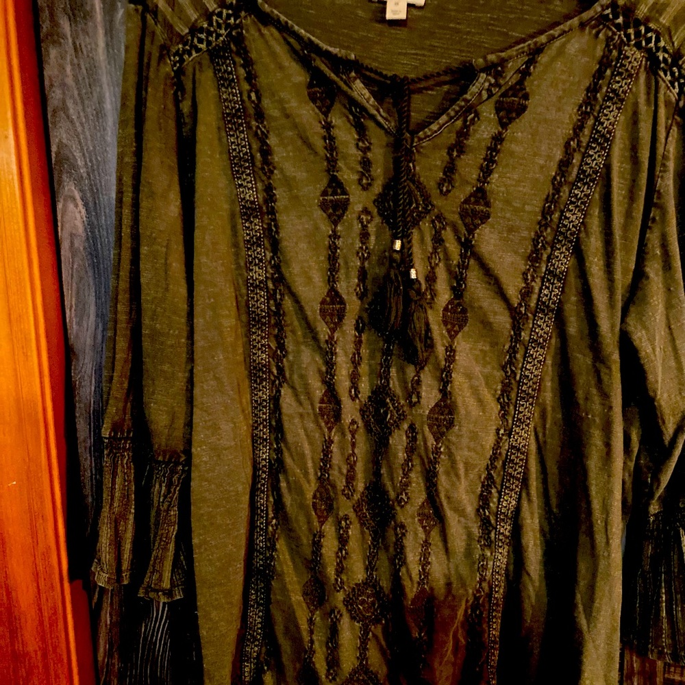 Army green Blouse that ties 3x